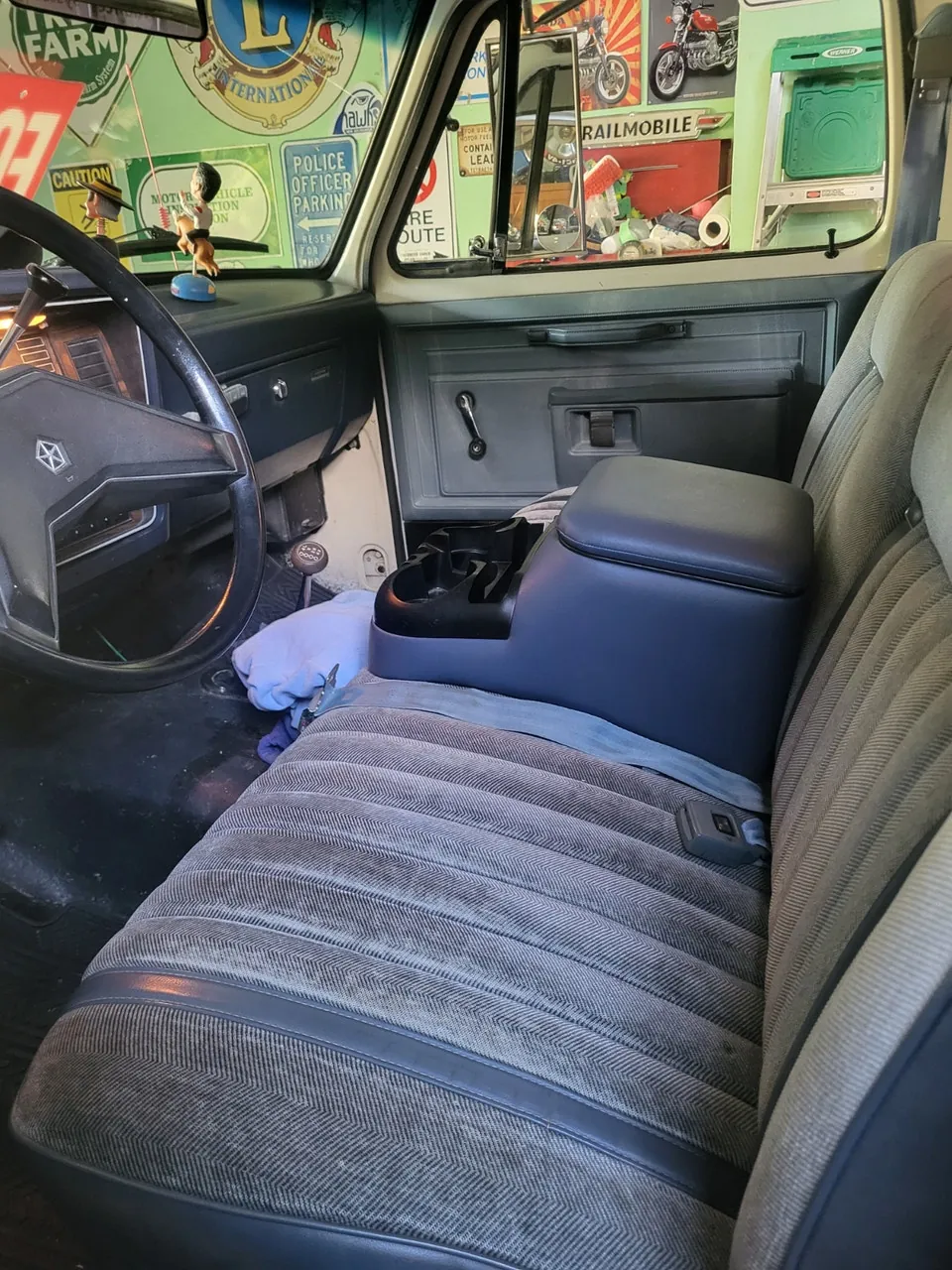 Dodge Ram 3500 1984 photo 3