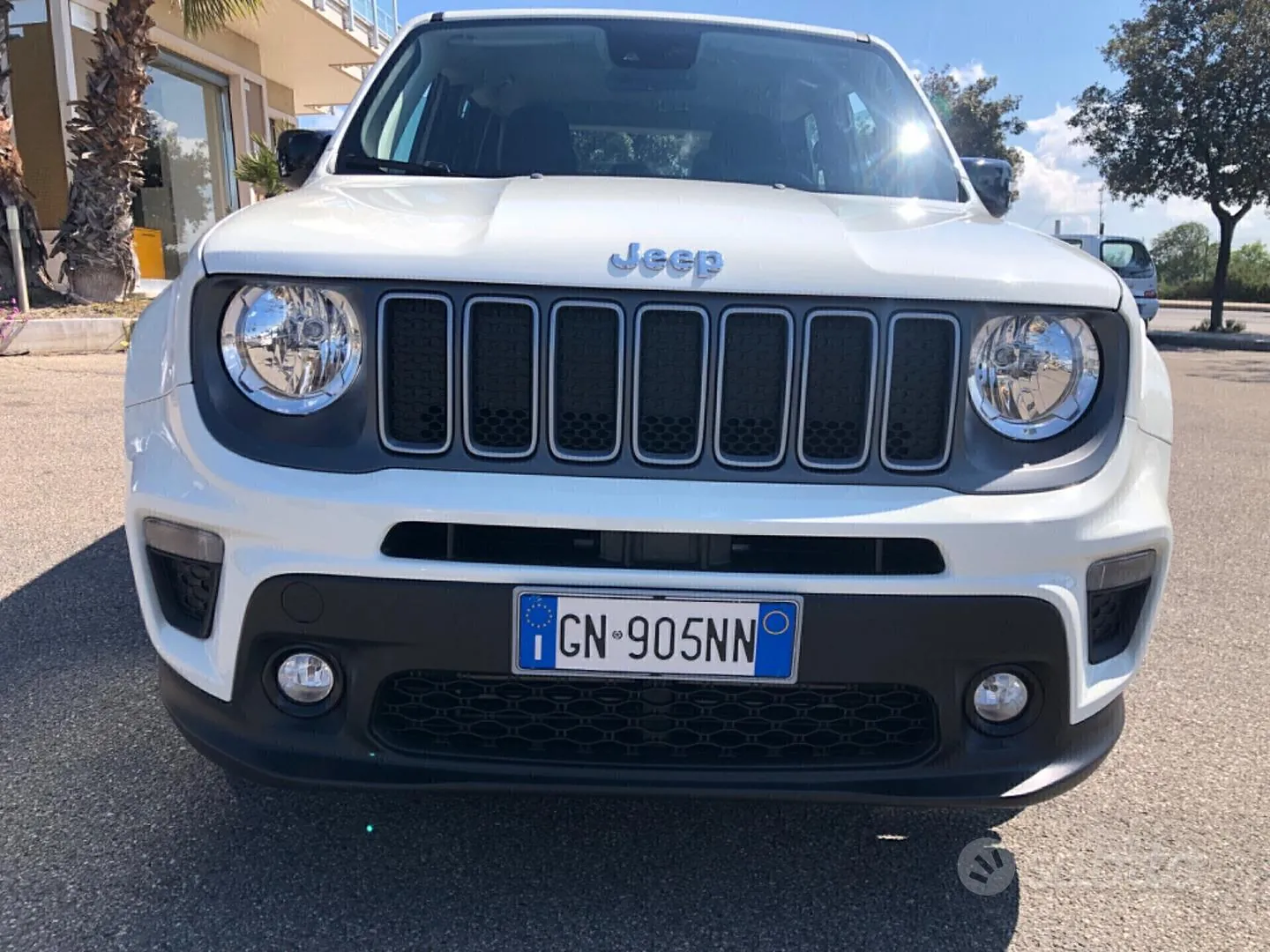 Jeep Renegade 2023 photo 2