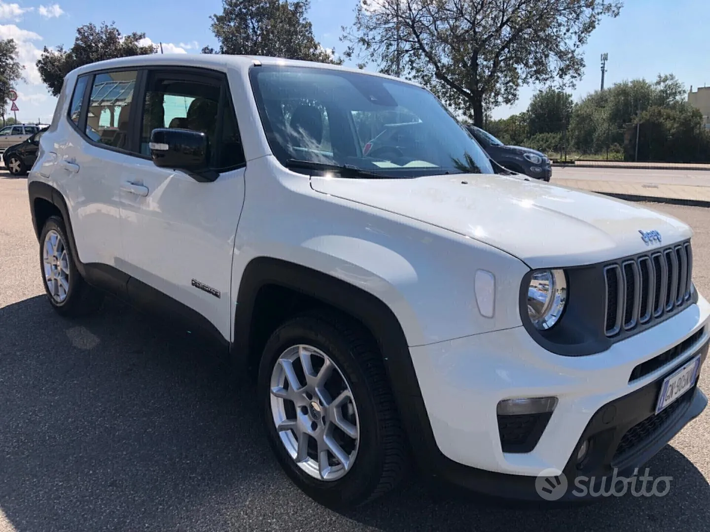 Jeep Renegade 2023 photo 3