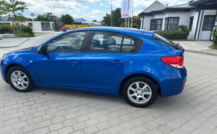 Chevrolet Cruze 2012 photo 3