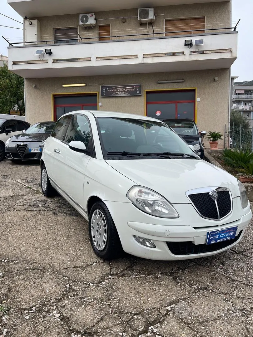 Lancia Ypsilon 2008 photo 2