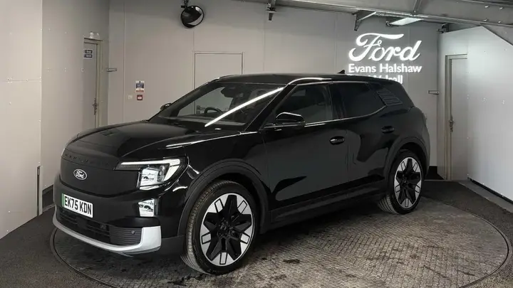 Ford Explorer 2025 photo 2