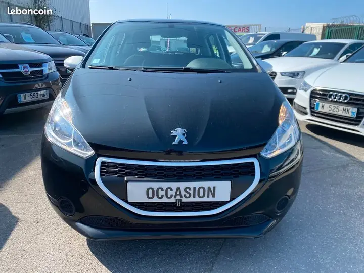 Peugeot 208 2015 photo 2
