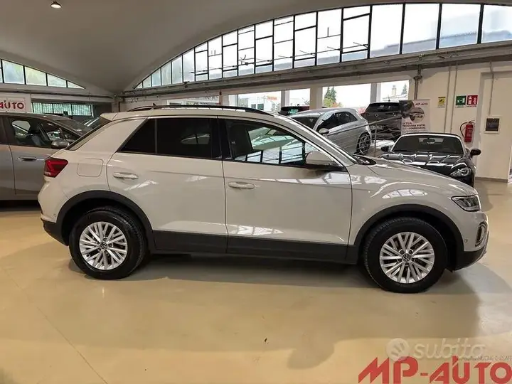 Volkswagen T-Roc 2023 photo 4