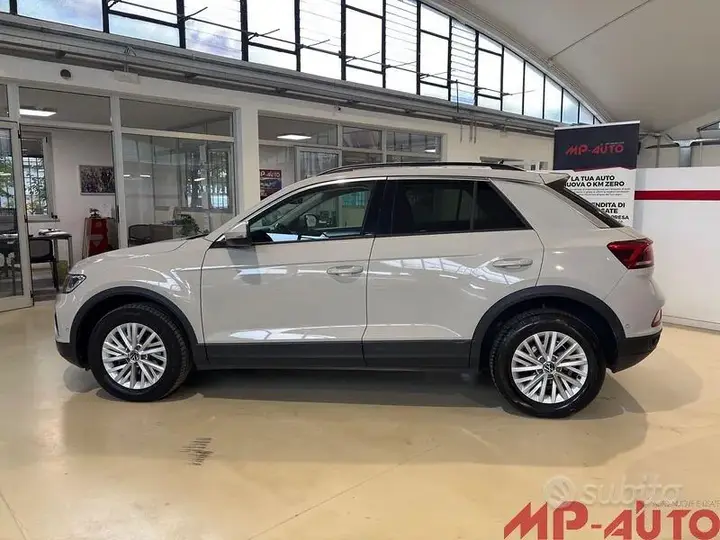 Volkswagen T-Roc 2023 photo 5