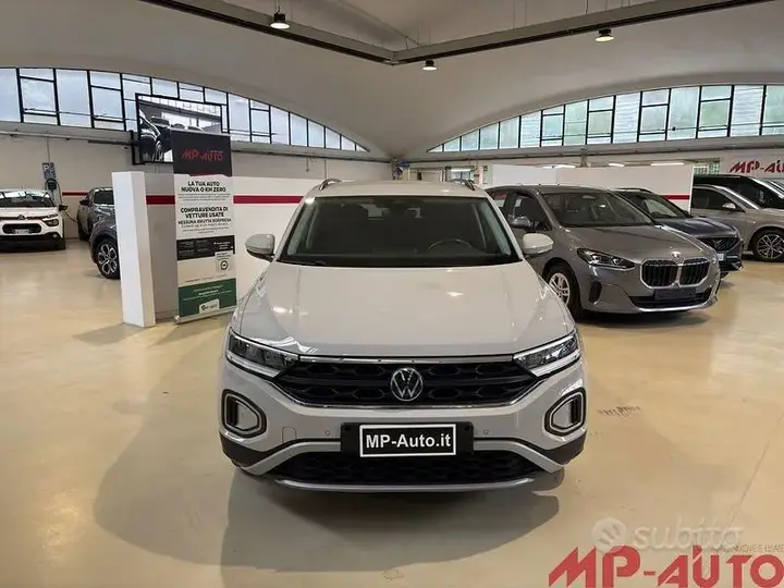 Volkswagen T-Roc 2023 photo 3