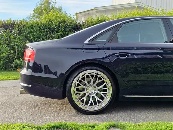 Audi A8 2011 photo 5
