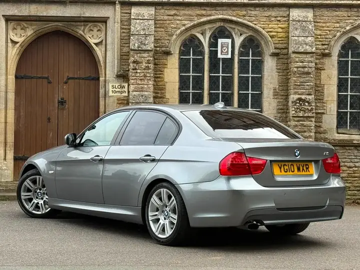 BMW 3 Series 2010 photo 5