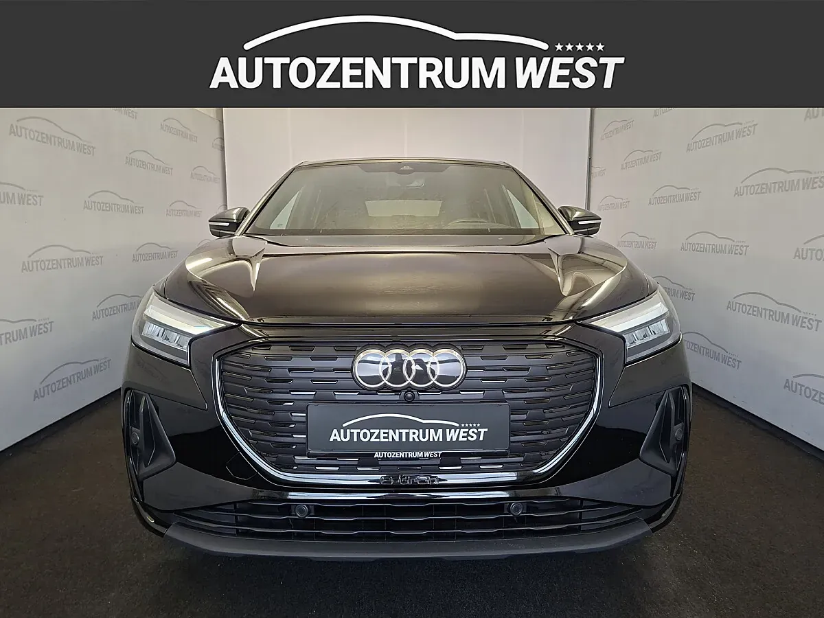 Audi Q4 2022 photo 3