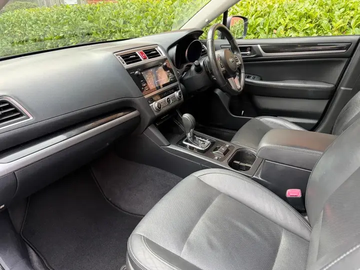 Subaru Outback 2016 photo 2