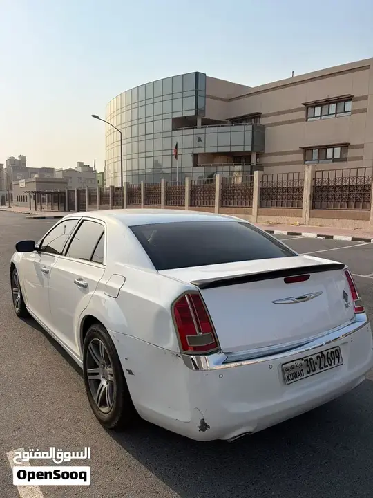 Chrysler 300 2013 photo 3