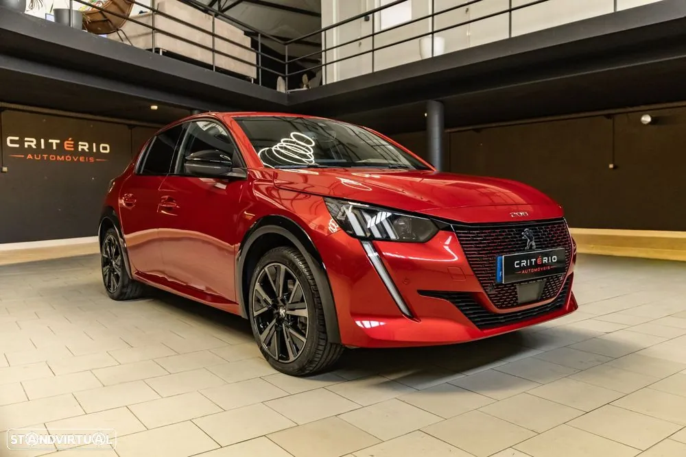 Peugeot E-208