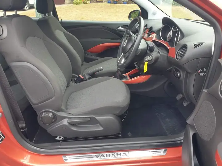 Vauxhall Adam 2014 photo 4