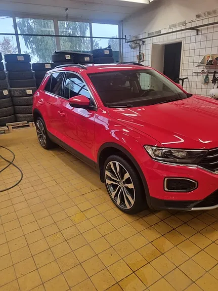 Volkswagen T-Roc 2020 photo 2