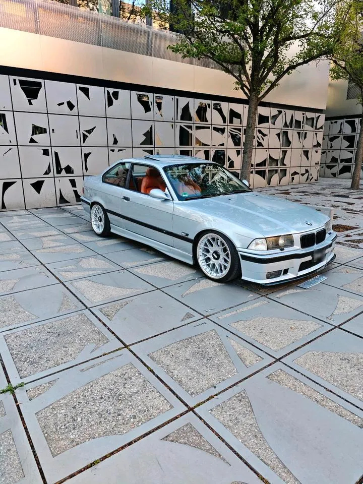 BMW 328I
