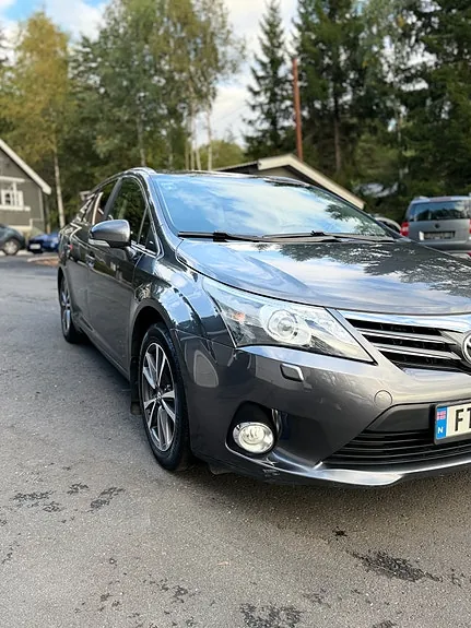 Toyota Avensis 2013 photo 5