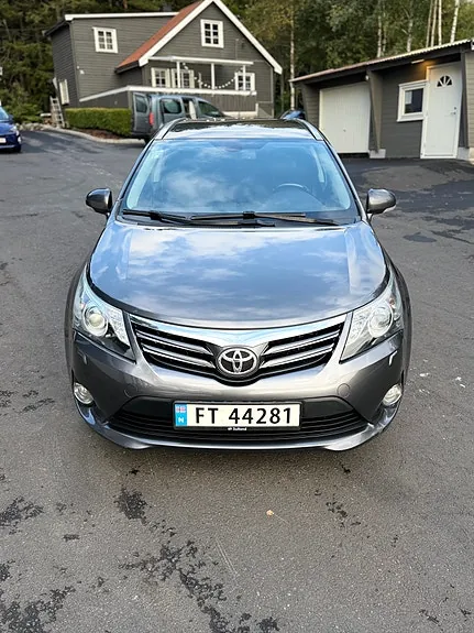 Toyota Avensis 2013 photo 4