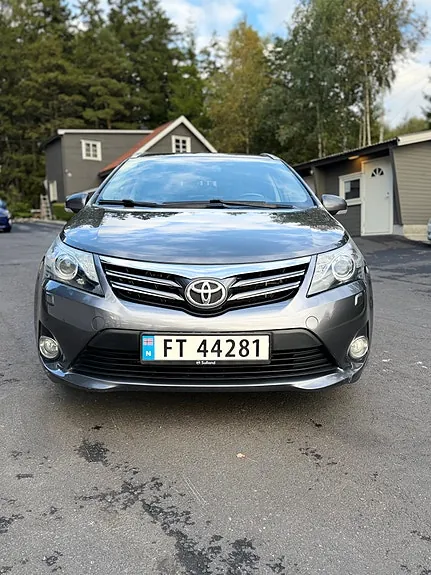 Toyota Avensis 2013 photo 3