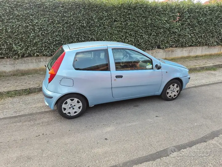 Fiat Punto 2001 photo 2