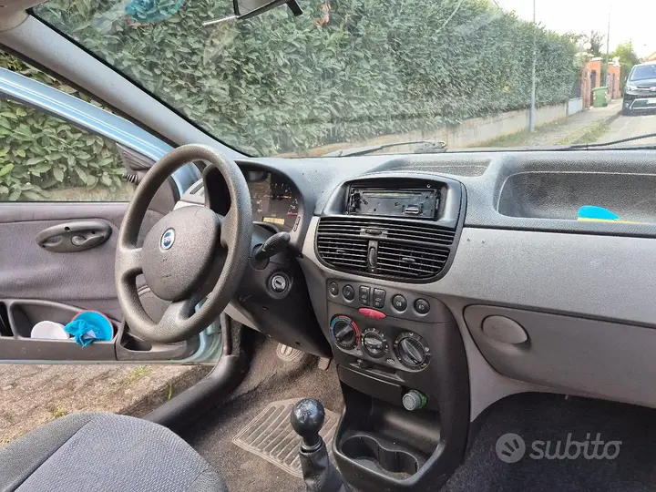 Fiat Punto 2001 photo 5