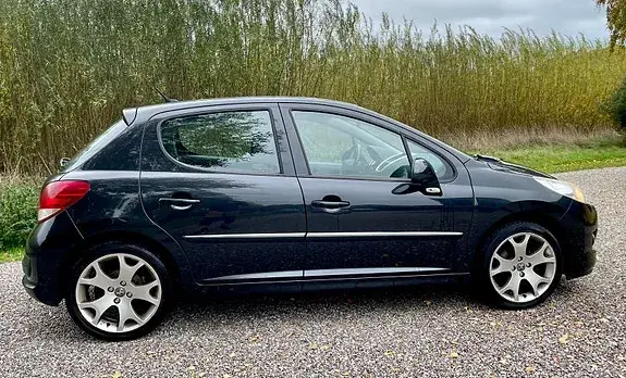 Peugeot 207 2010 photo 5