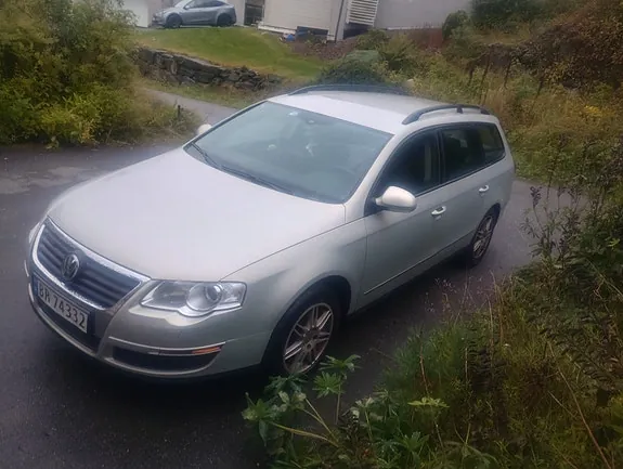 Volkswagen Passat 2009 photo 2