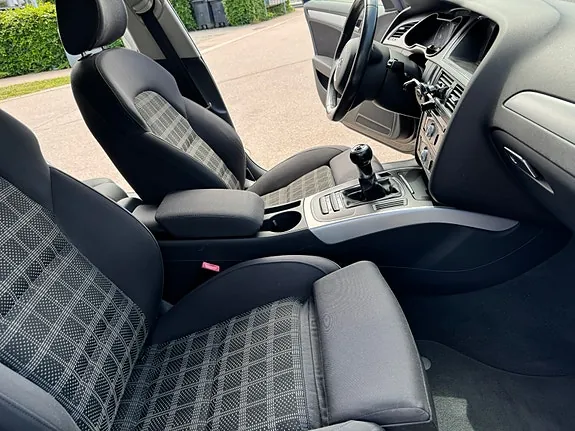 Audi A4 2013 photo 3