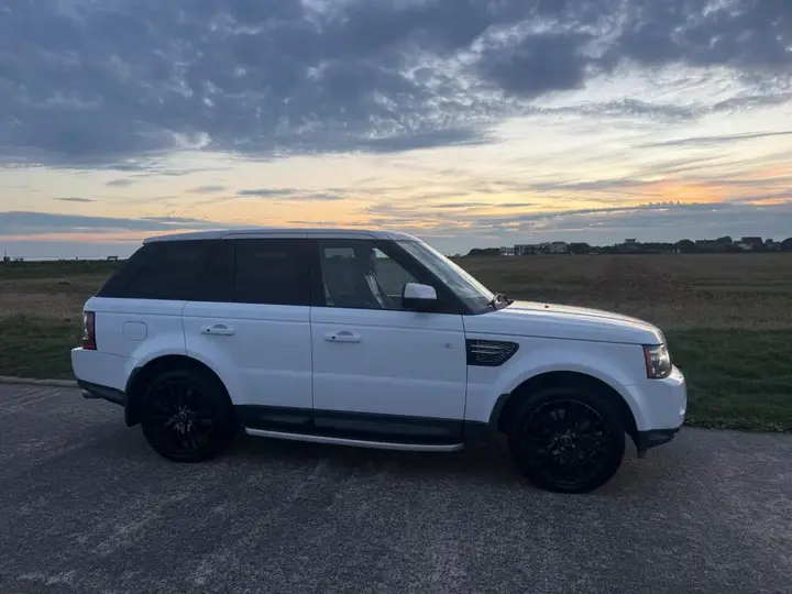 Land Rover Range Rover Sport 2013 photo 2