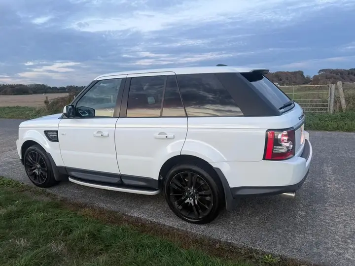 Land Rover Range Rover Sport 2013 photo 3