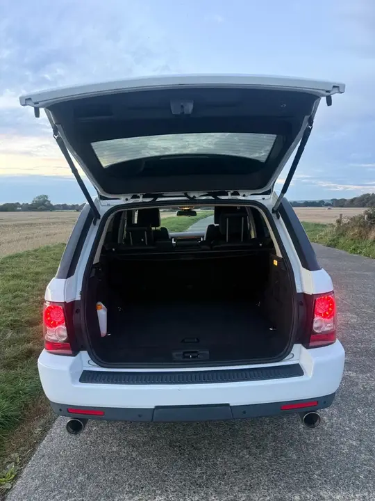 Land Rover Range Rover Sport 2013 photo 4