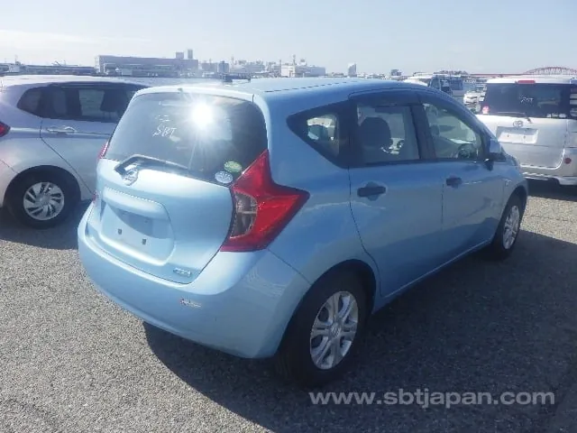 Nissan Note 2013 photo 4