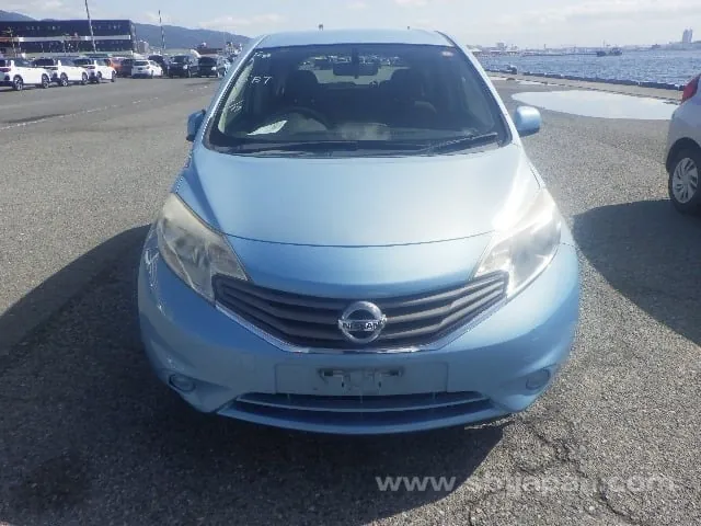 Nissan Note 2013 photo 5