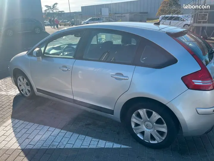 Citroen C4 2009 photo 2