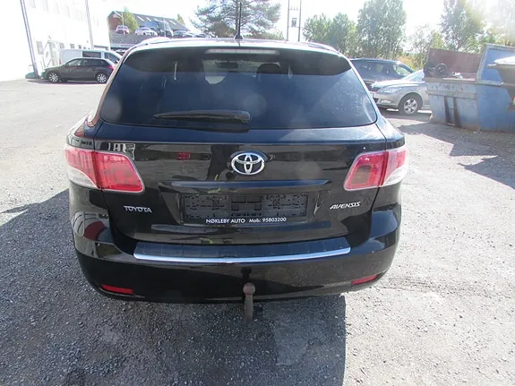 Toyota Avensis 2011 photo 4