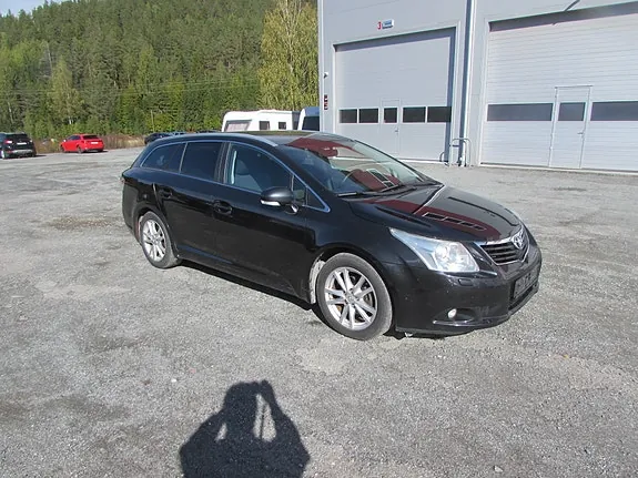 Toyota Avensis 2011 photo 2