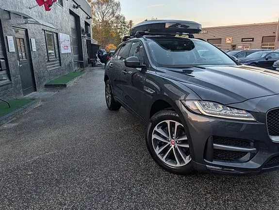 Jaguar F-Pace 2017 photo 3