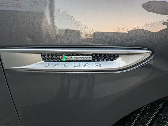Jaguar F-Pace 2017 photo 5