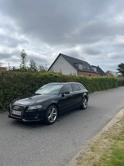 Audi A4 2010 photo 2