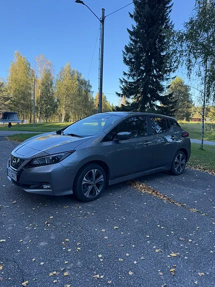 Nissan Leaf 2021 photo 2