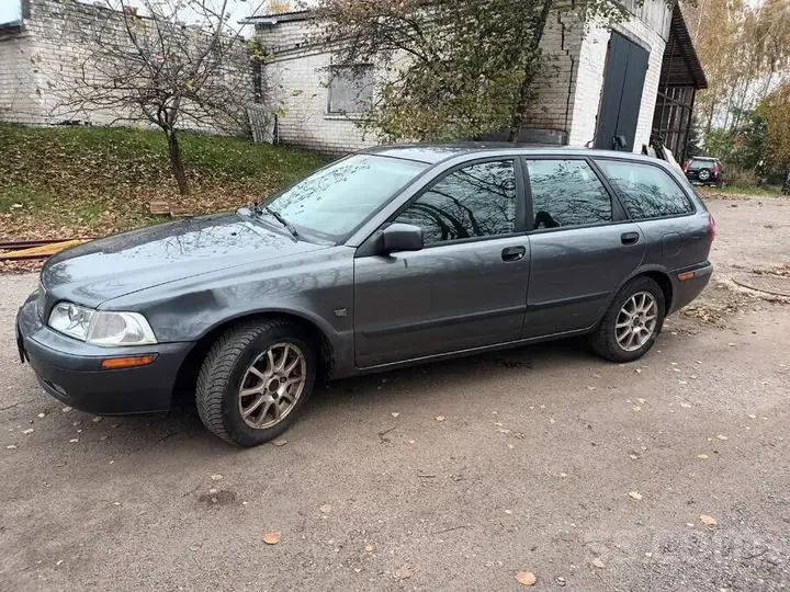 Volvo V40 2003 photo 2