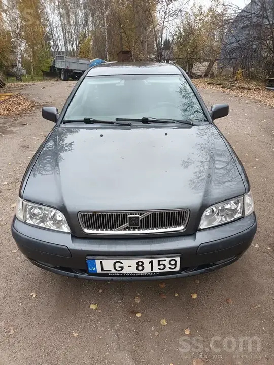 Volvo V40