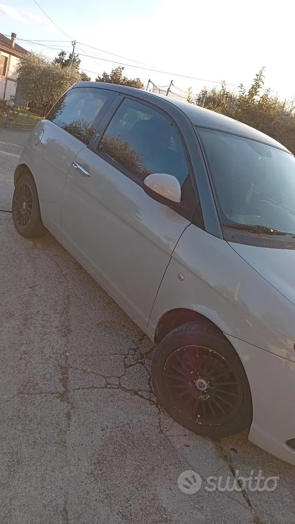 Lancia Ypsilon 2012 photo 4
