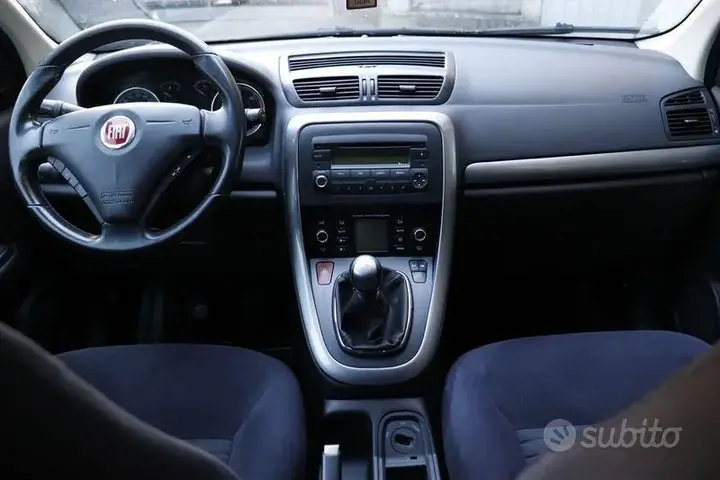 Fiat Croma 2010 photo 2