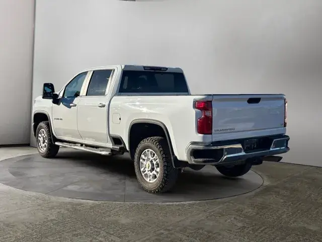 Chevrolet Silverado 2500 2025 photo 3