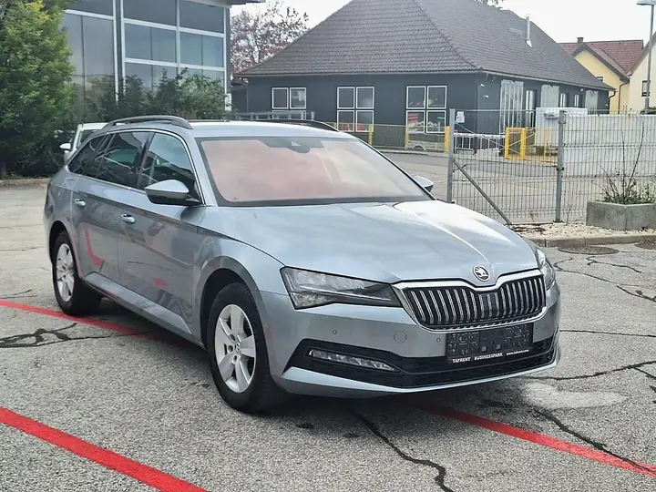 Skoda Superb 2021 photo 2