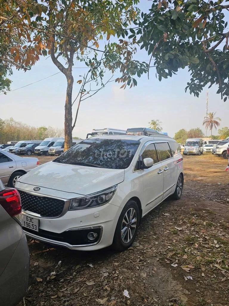Kia Sedona 2017 photo 2