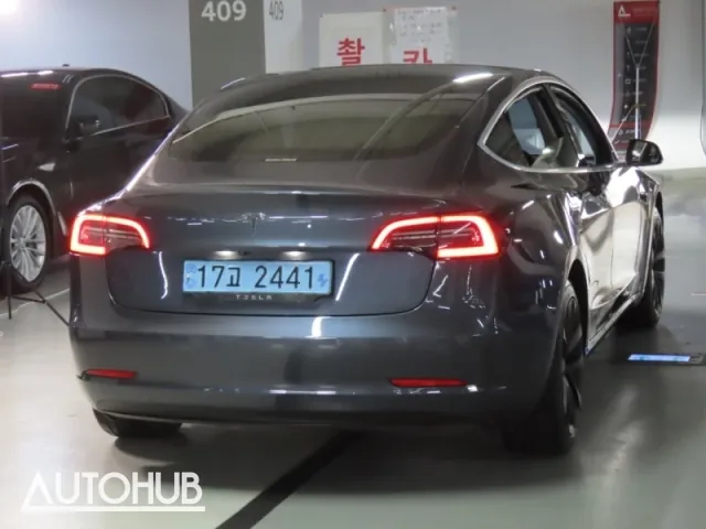 Tesla Model 3 2020 photo 3