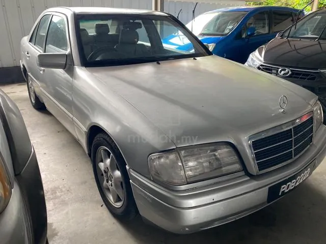 Mercedes-Benz C200