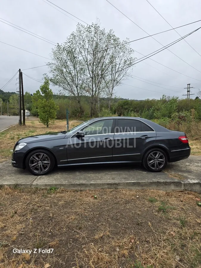 Mercedes-Benz E 250 2010 photo 2
