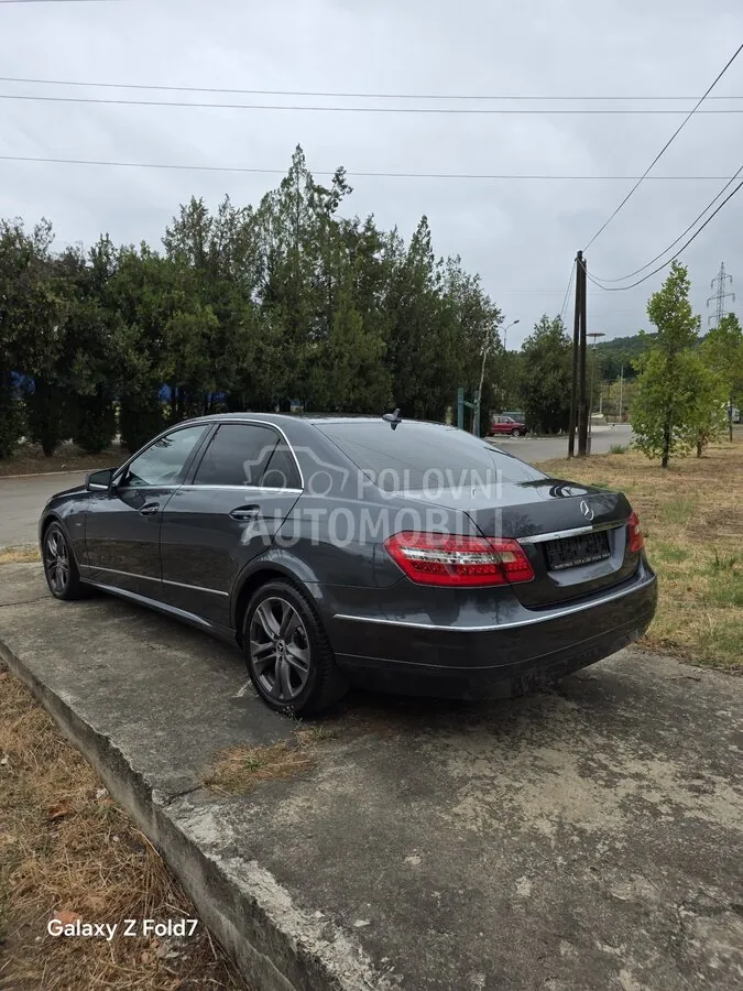 Mercedes-Benz E 250 2010 photo 3